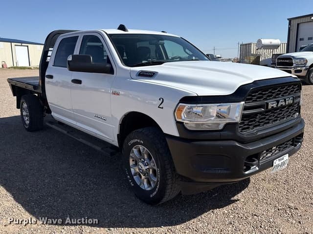 Image of Dodge Ram 2500 equipment image 2