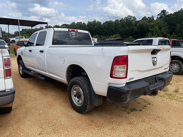 Image of Dodge Ram 2500 equipment image 2