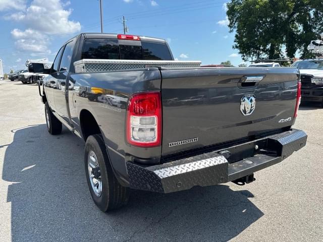 Image of Dodge Ram 2500 equipment image 2