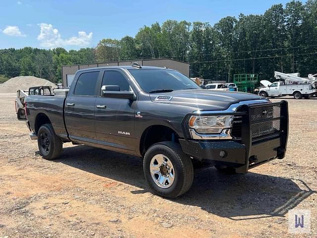 Image of Dodge Ram 2500HD equipment image 2