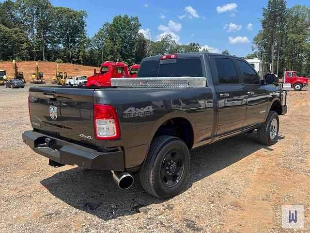 Image of Dodge Ram 2500HD equipment image 3
