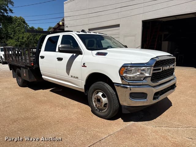 Image of Dodge Ram 3500 equipment image 2