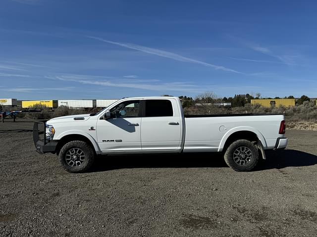 Image of Dodge Ram 3500 equipment image 1