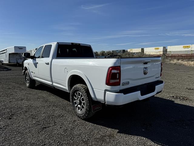 Image of Dodge Ram 3500 equipment image 2