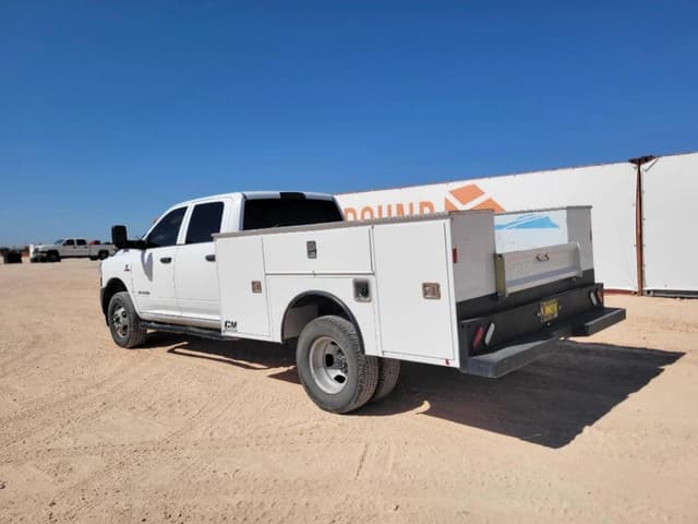 Image of Dodge Ram 3500 equipment image 2