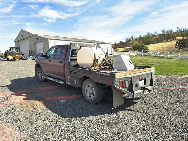 Image of Dodge Ram 3500 equipment image 2