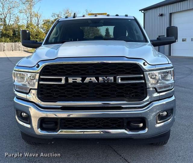 Image of Dodge Ram 3500 equipment image 1