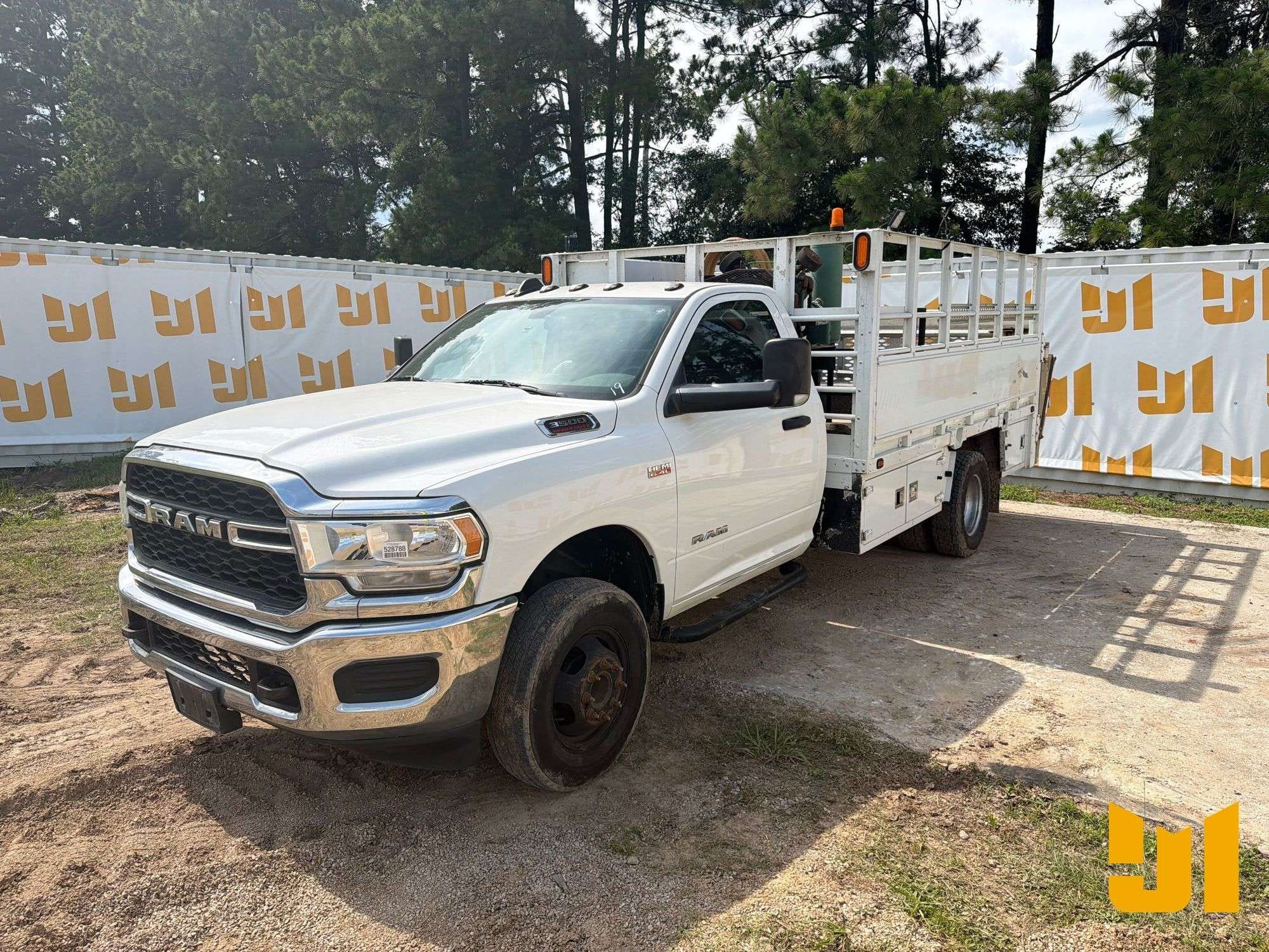 2019 Dodge Ram 3500 Equipment Image0
