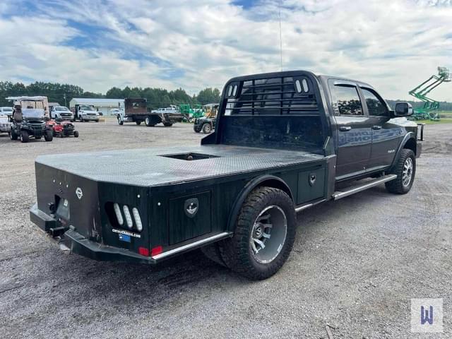 Image of Dodge Ram 3500HD equipment image 4