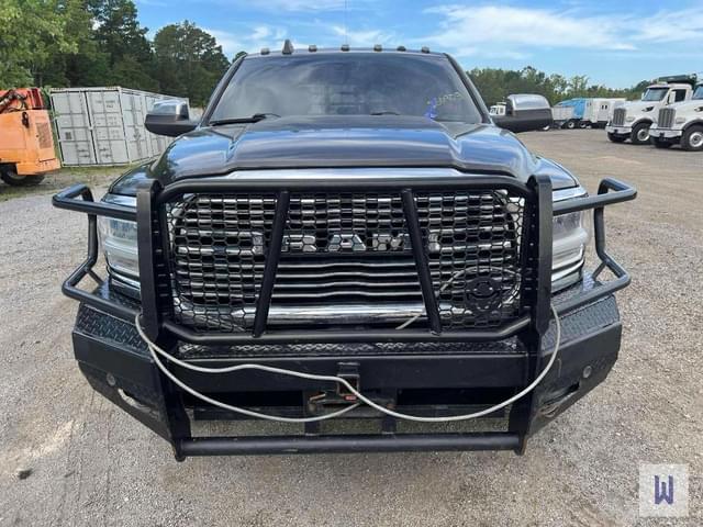 Image of Dodge Ram 3500HD equipment image 2
