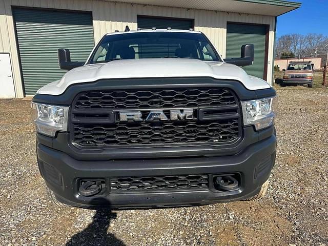 Image of Dodge Ram 5500 equipment image 4