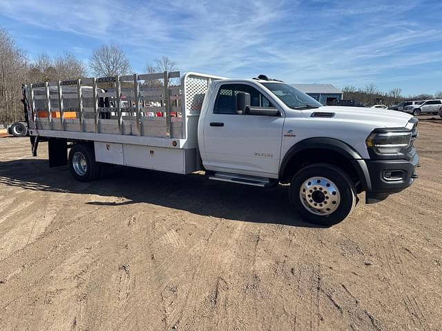 Image of Dodge Ram 5500HD equipment image 2