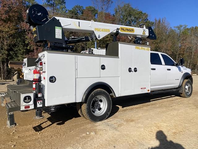 Image of Dodge Ram 5500HD equipment image 2