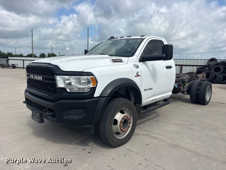 2019 Dodge Ram 5500 Equipment Image0