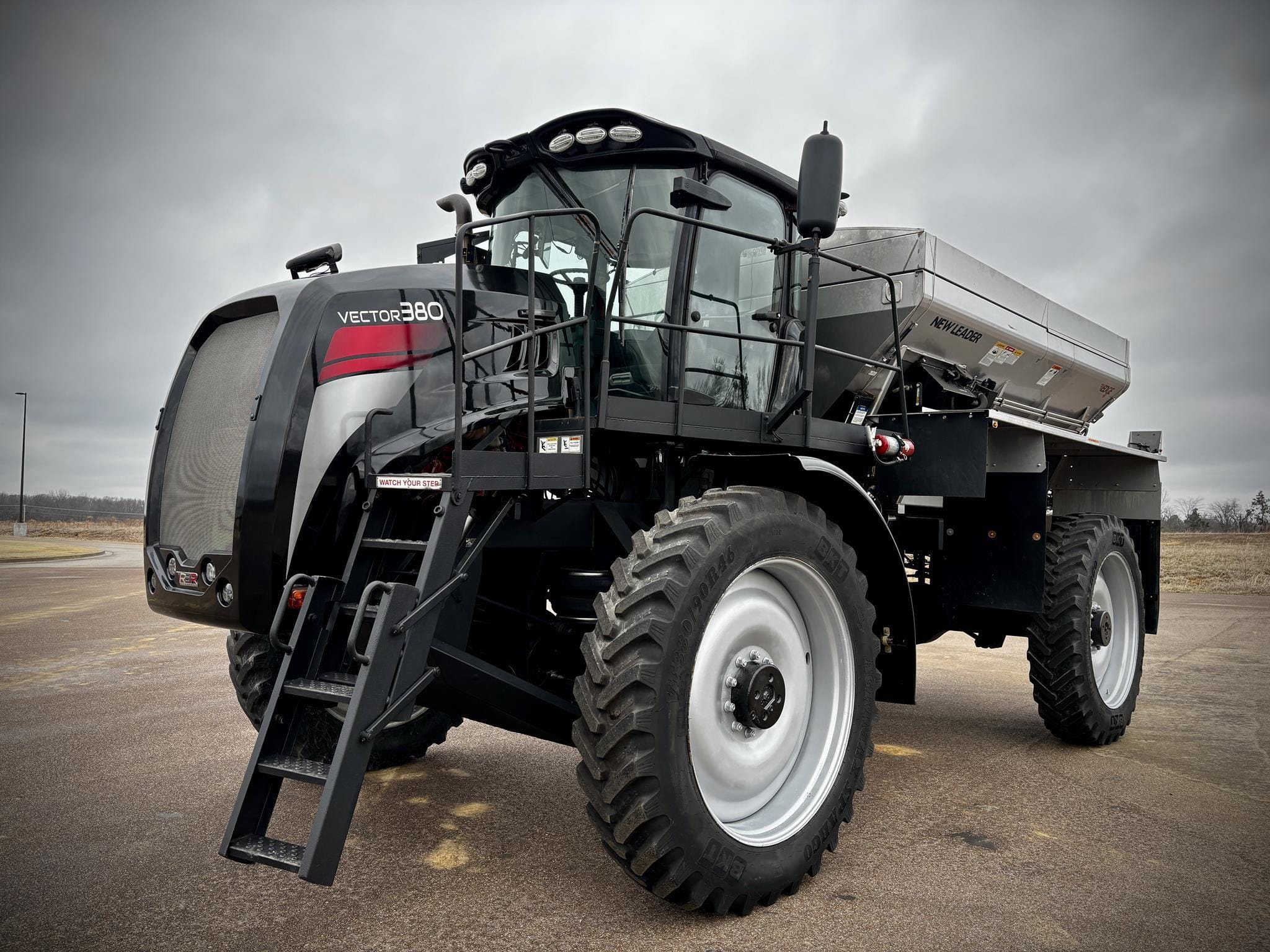 2019 RBR Enterprise Vector 350 Equipment Image0