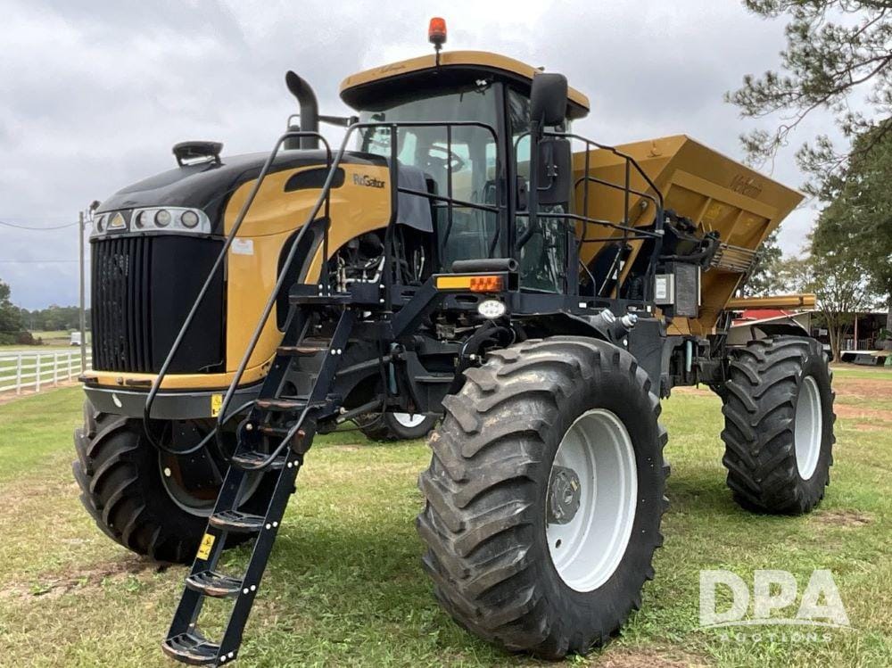2019 RoGator RG1100C Equipment Image0