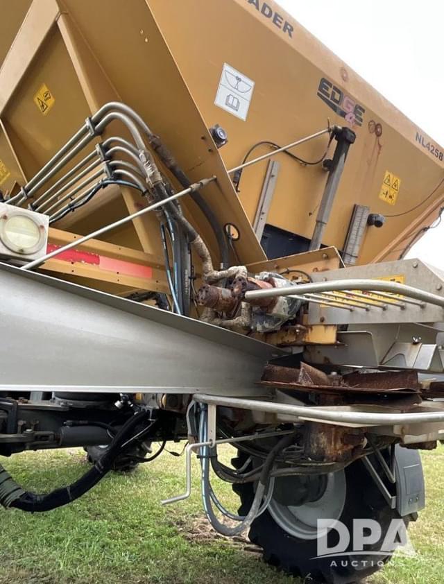 Image of RoGator RG1100C equipment image 4