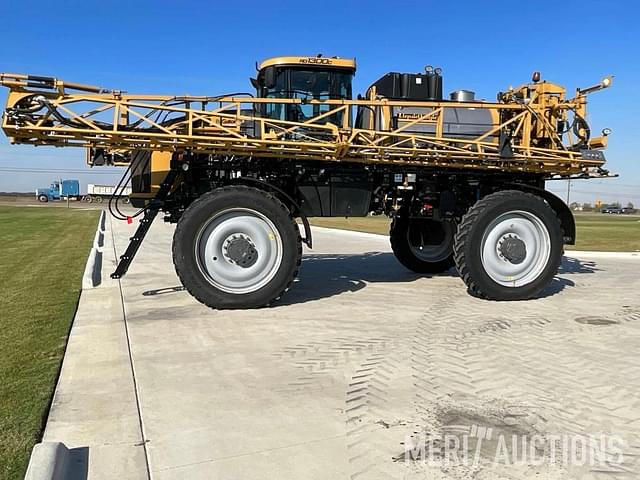 Image of RoGator RG1300 equipment image 2