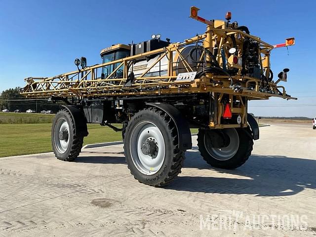 Image of RoGator RG1300 equipment image 3