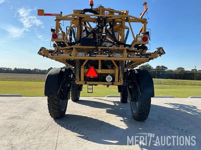 Image of RoGator RG1300 equipment image 4