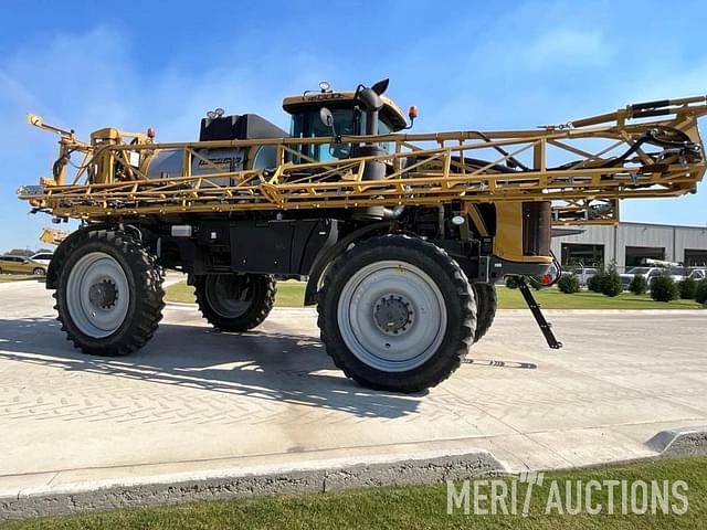 Image of RoGator RG1300 equipment image 3