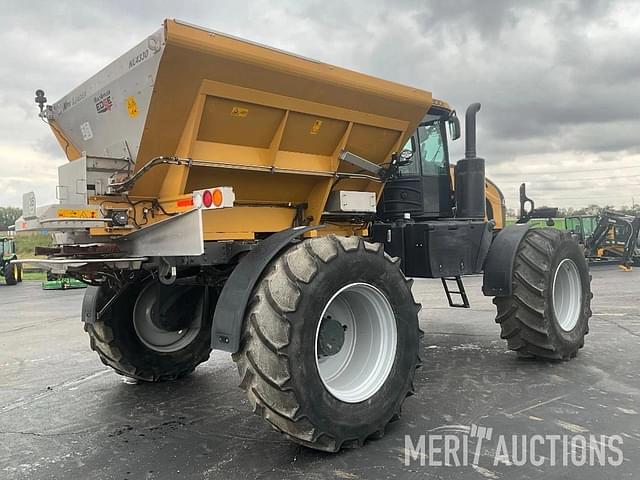 Image of RoGator RG1300C equipment image 4