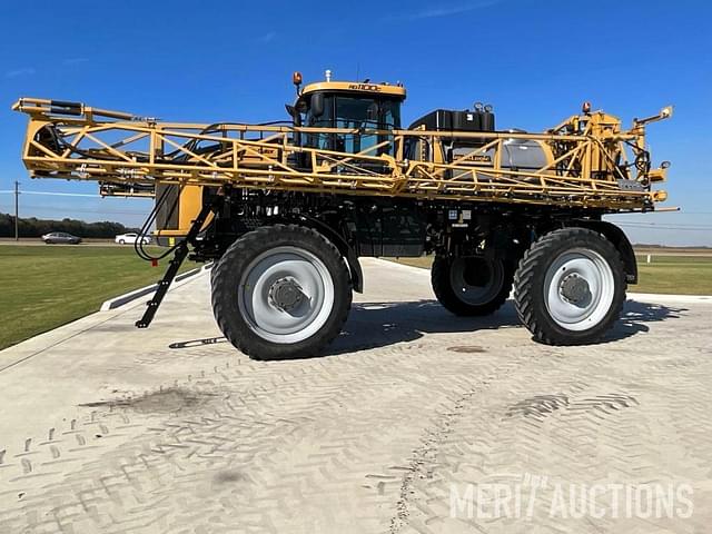 Image of RoGator RG1100 equipment image 1