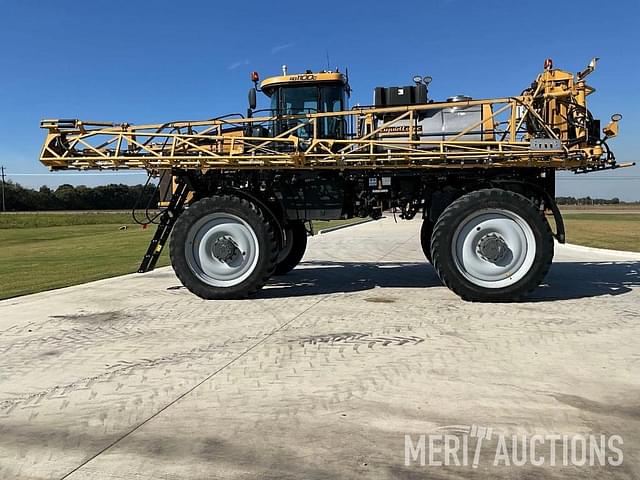 Image of RoGator RG1100 equipment image 2