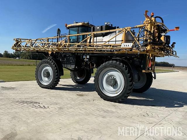 Image of RoGator RG1100 equipment image 3