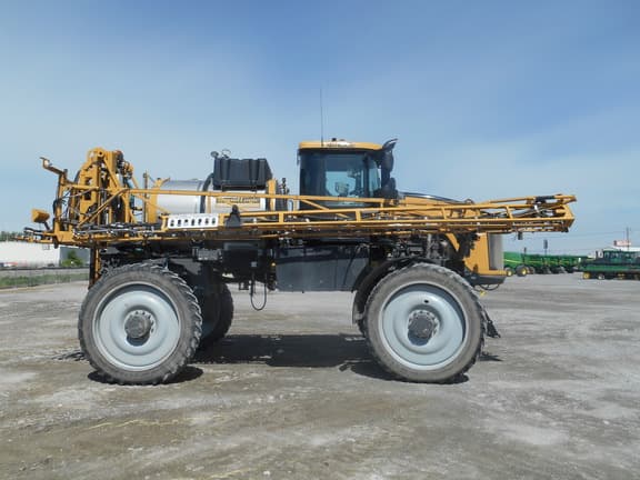 Image of RoGator RG1100C equipment image 3