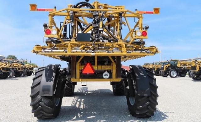 Image of RoGator RG1100C equipment image 3