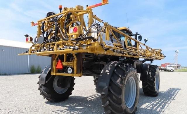 Image of RoGator RG1100C equipment image 4