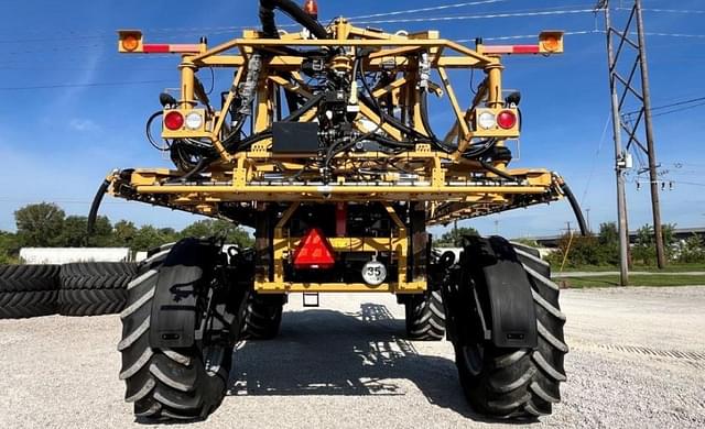 Image of RoGator RG1100C equipment image 4