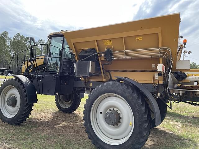 Image of RoGator RG1100C equipment image 3