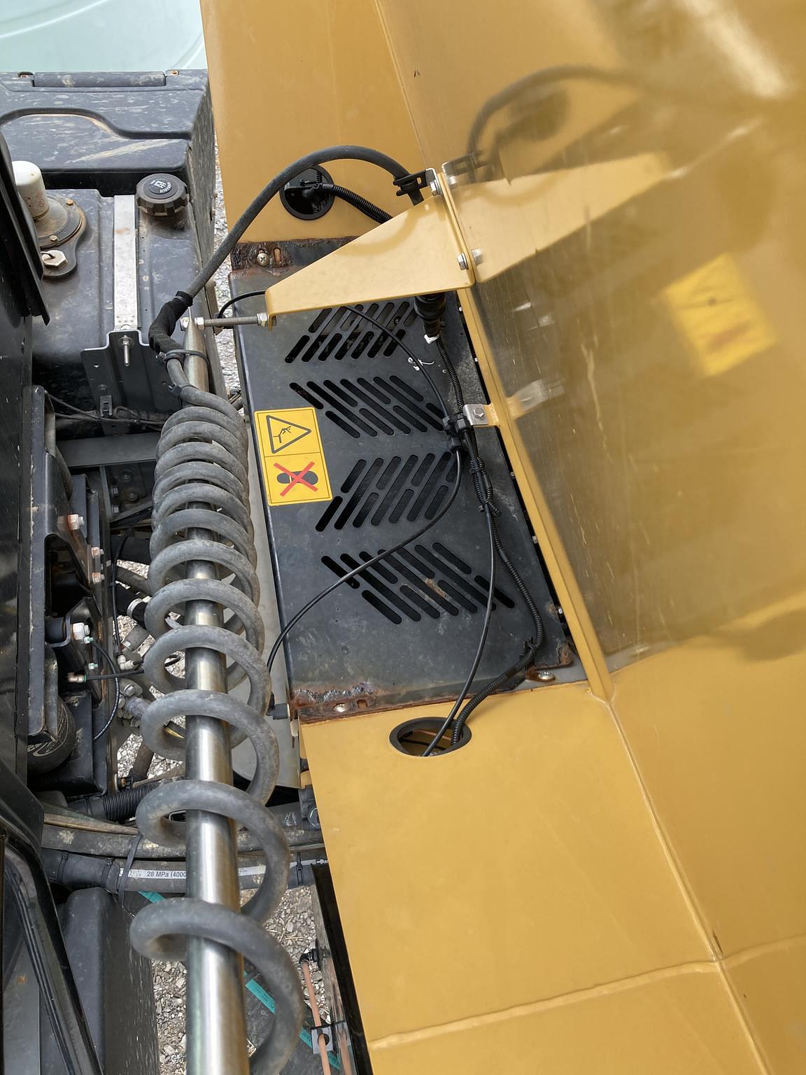 Main image RoGator RG1100C 19