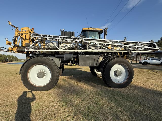 Image of RoGator RG1100C equipment image 2