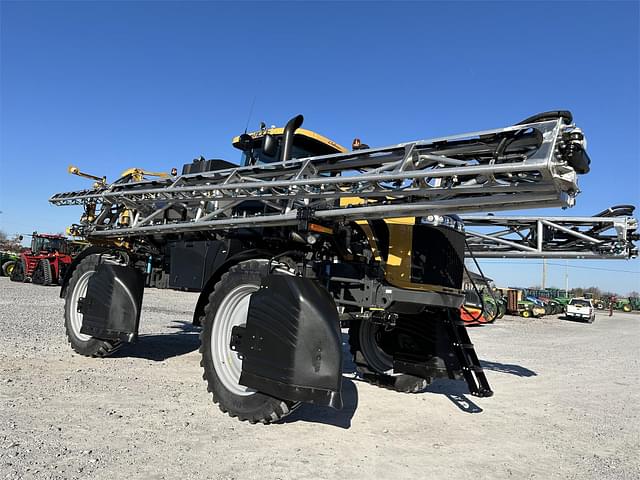 Image of RoGator RG1100C equipment image 3