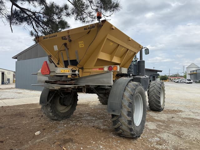 Image of RoGator RG1100C equipment image 3