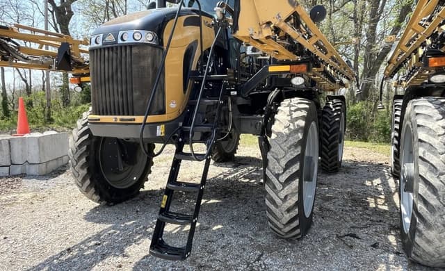 Image of RoGator RG1100C equipment image 3