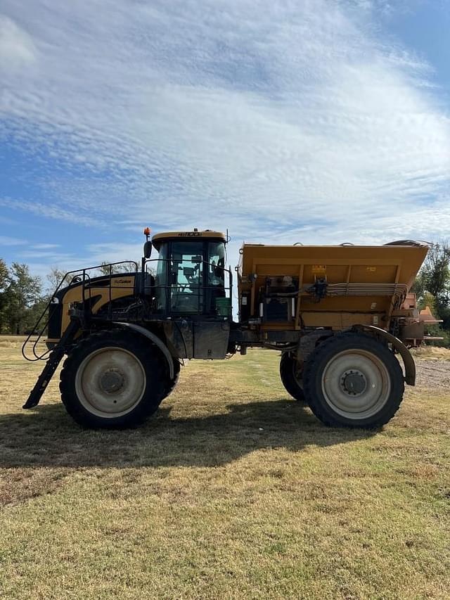 Image of RoGator RG1100C equipment image 2