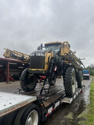 2019 RoGator RG1100C Equipment Image0