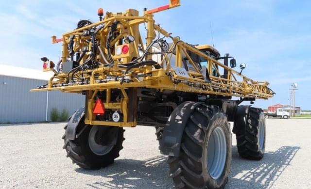 Image of RoGator RG1100C equipment image 4