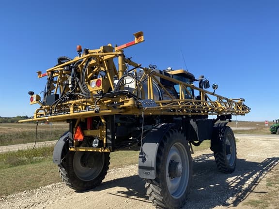 Image of RoGator RG1100C equipment image 4