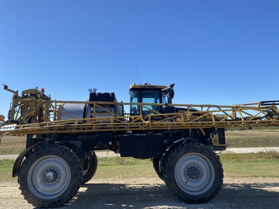 Image of RoGator RG1100C equipment image 3