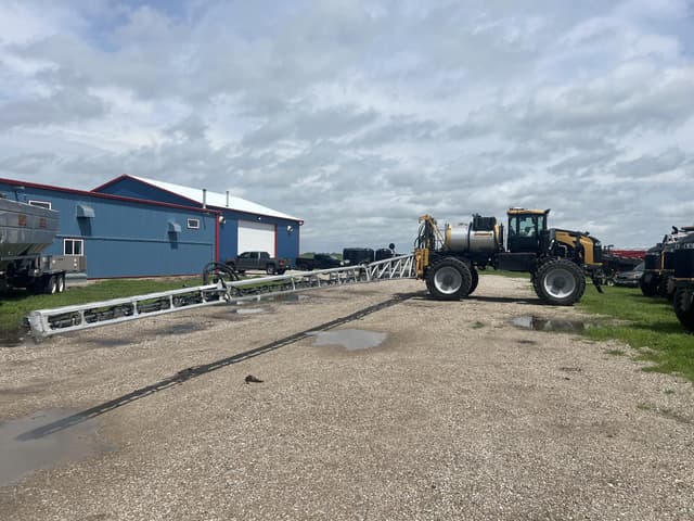 Image of RoGator RG1100C equipment image 3