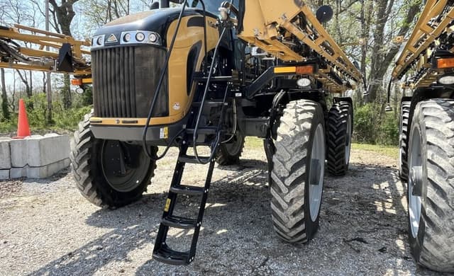 Image of RoGator RG1100C equipment image 3