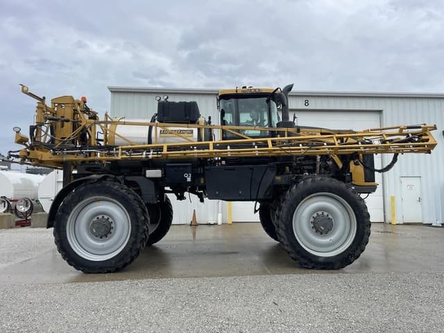 Image of RoGator RG1100C equipment image 3