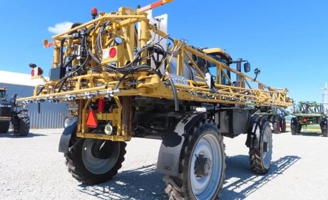 Image of RoGator RG1100C equipment image 4