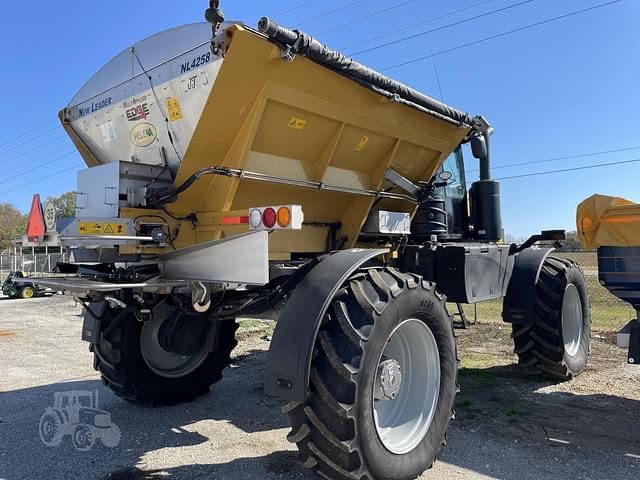 Image of RoGator RG1100C equipment image 2