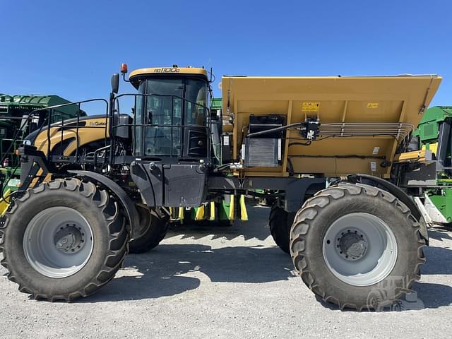 Image of RoGator RG1100C equipment image 4